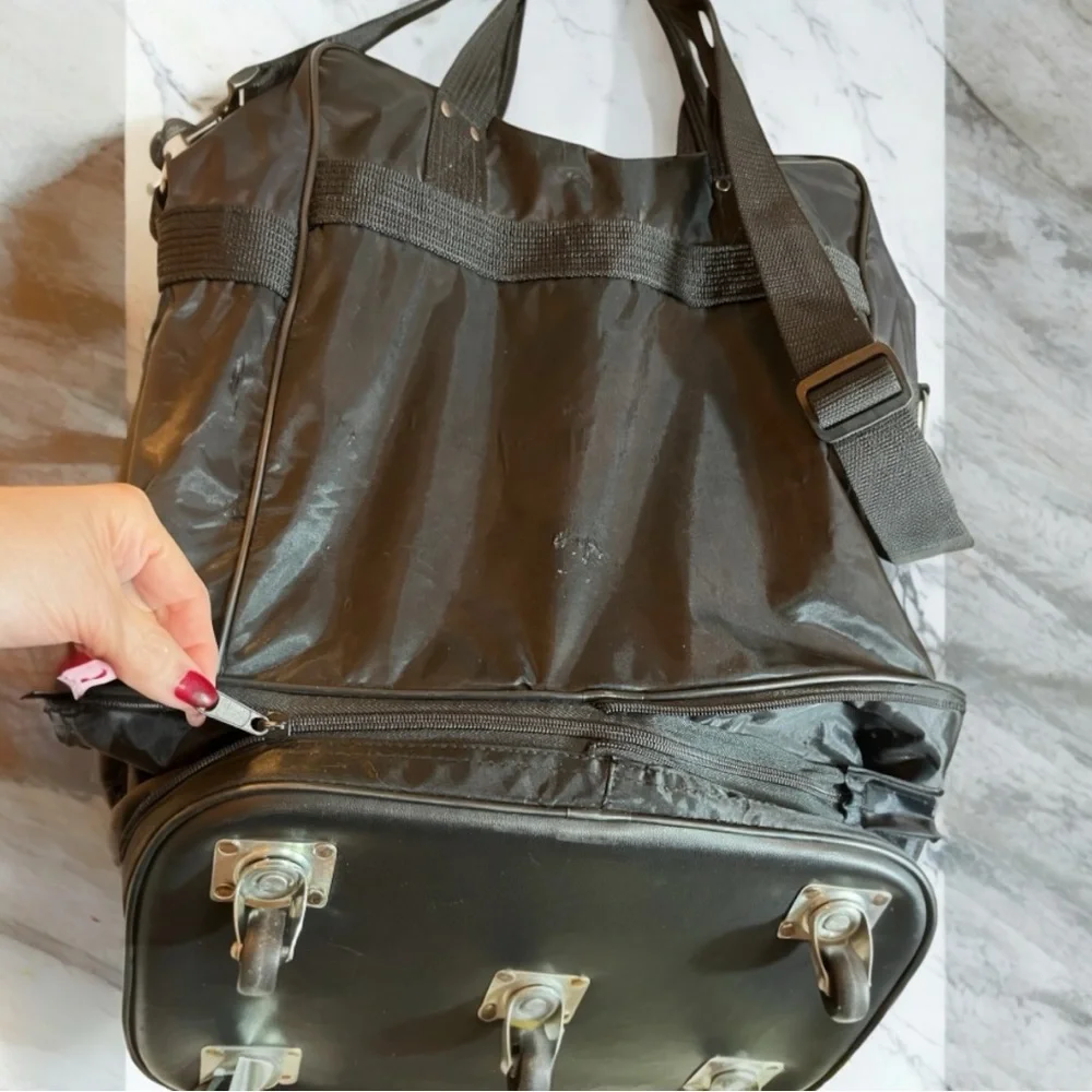 Expandable Carnival Cruise Travel, Airport Friendly, Handy 5 Wheel Flexible Bag!